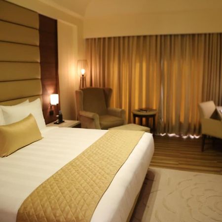 Udman Hotels And Resorts By Ferns N Petals New Delhi Eksteriør billede